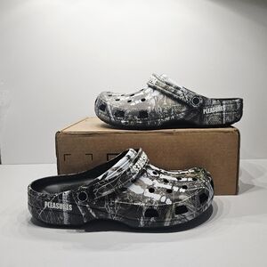 Crocs Classic Clog Pleasures